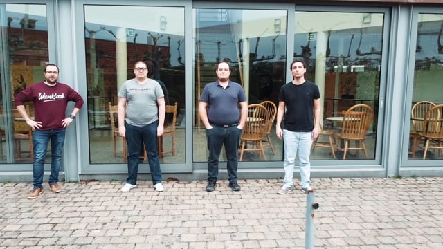 Julien V. - Gil G. - Expranet