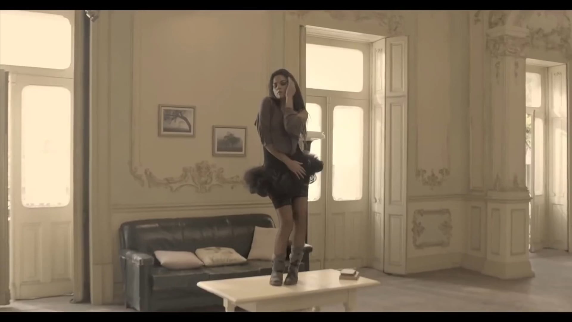 Maite Perroni "Vas A Querer Volver"
