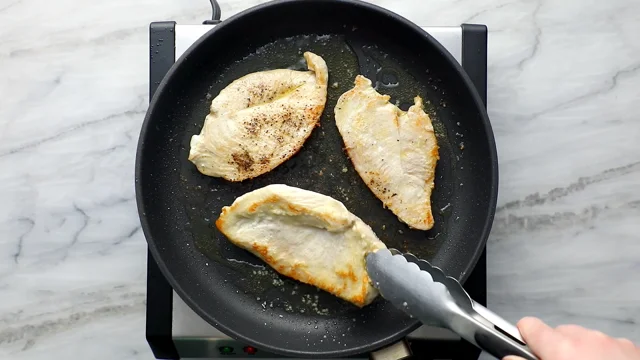 How to Clean a Cast Iron Skillet - Pinch of Yum