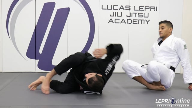 Double Under Escape to Triangle Submission