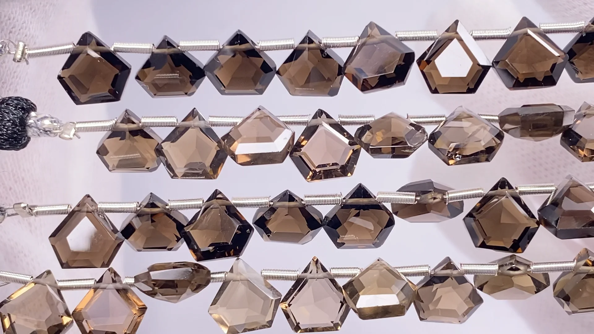 天然石 流線型コーム ベージュ オーダー可能】①ゴーストクオーツ 22.4×35.4mm 57.20ct ルース