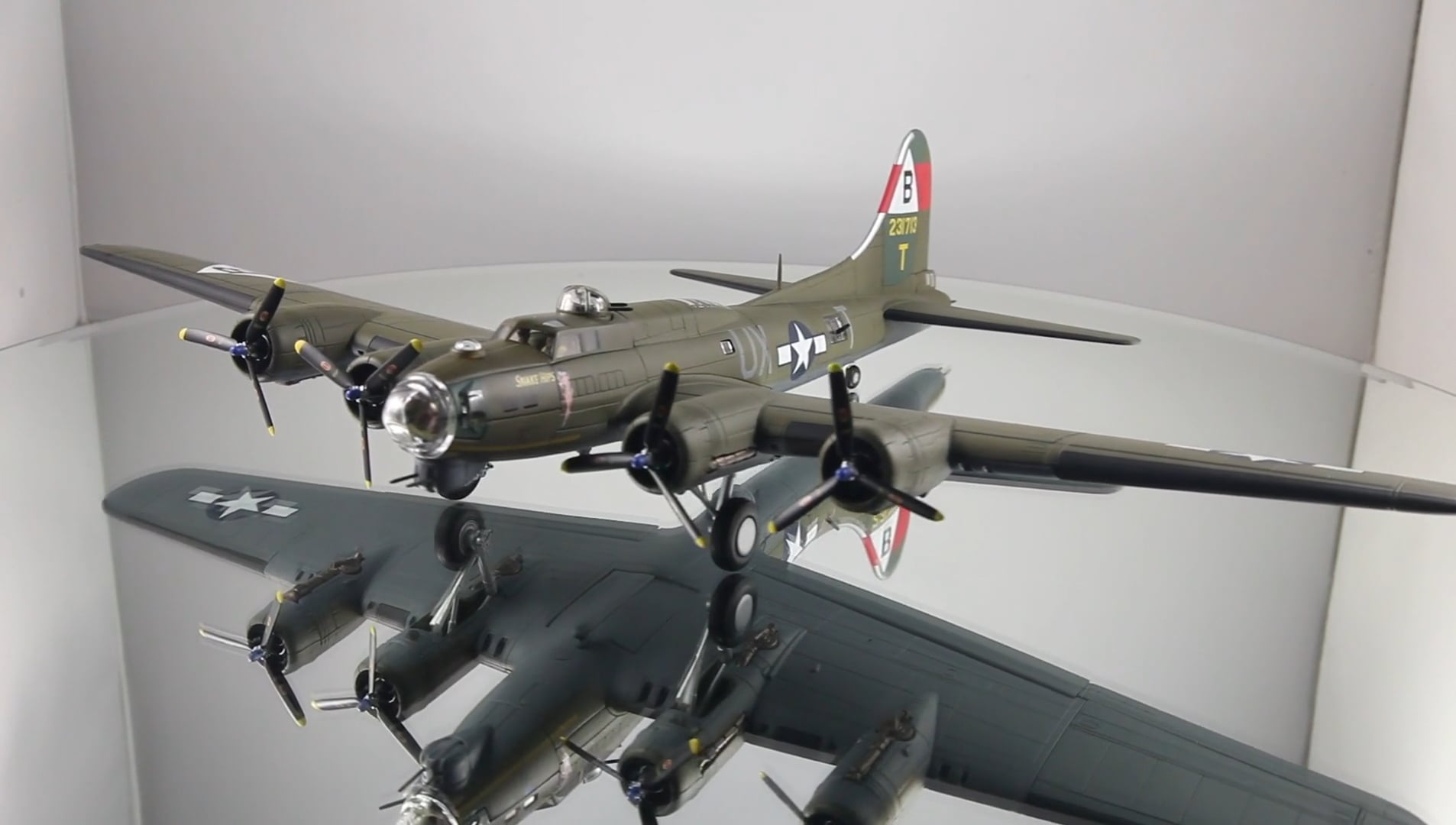 AA33320 B-17G Flying Fortress, USAAF 92nd BG, 327th BS, #42-31713 Snake ...