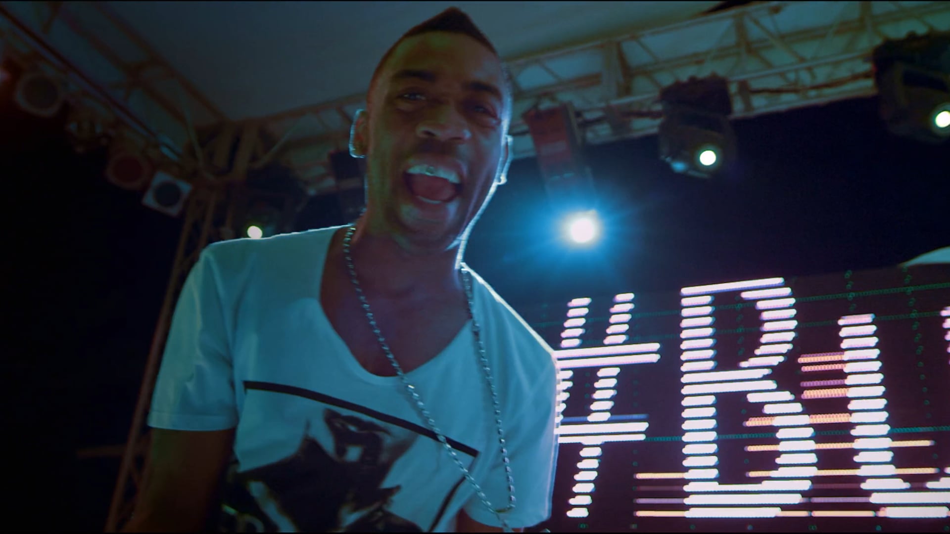 A.M. SNiPER - BUS PASS ft Wiley