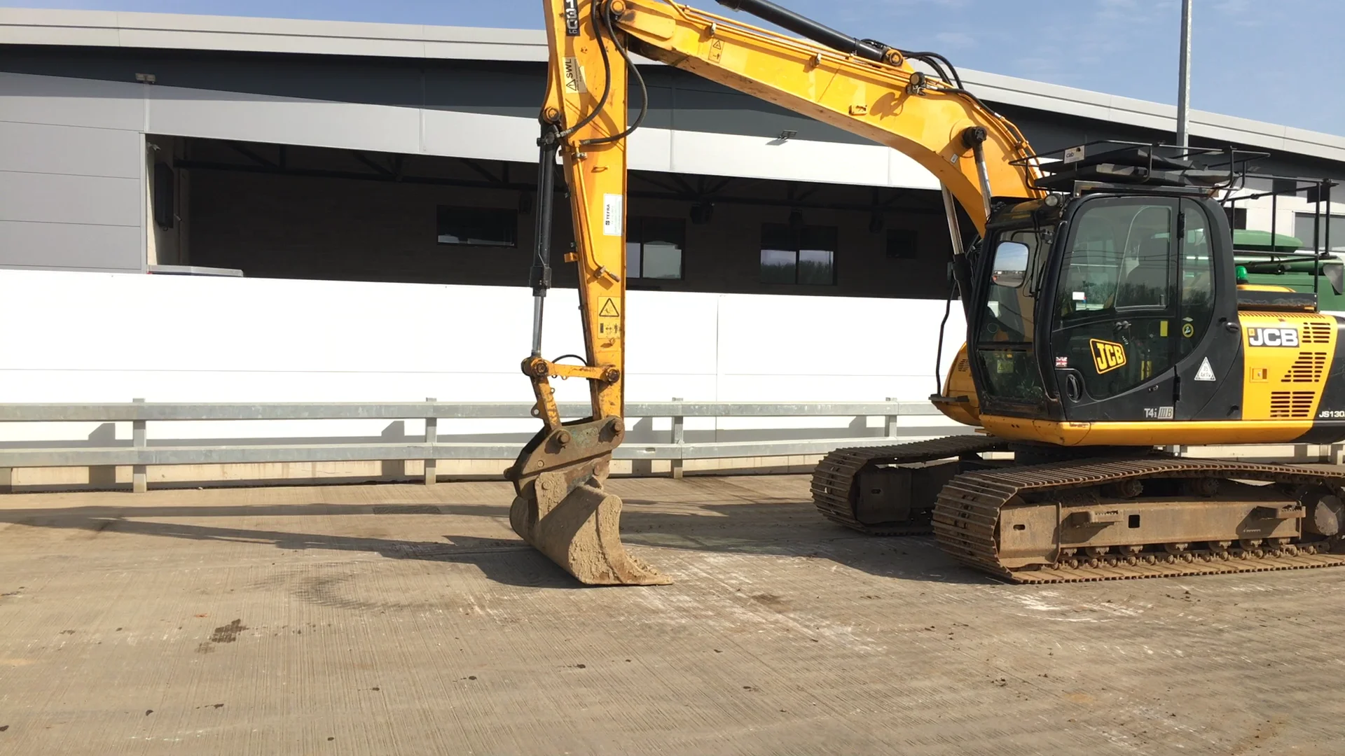 JCB JS130LC 700mm Pads, VG, CV, QH, Piped, Reverse Camera - Leeds April ...