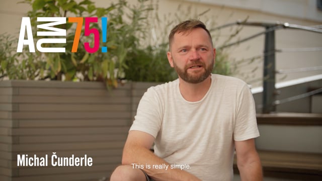 Michal Čunderle je vedoucím jedné z nejmladších kateder na DAMU, a to Katedry autorské tvorby a pedagogiky. Proč podle něj AMU potřebuje hlavně ty nejlepší studenty na světě? Podívejte se na celé jeho videopřání.