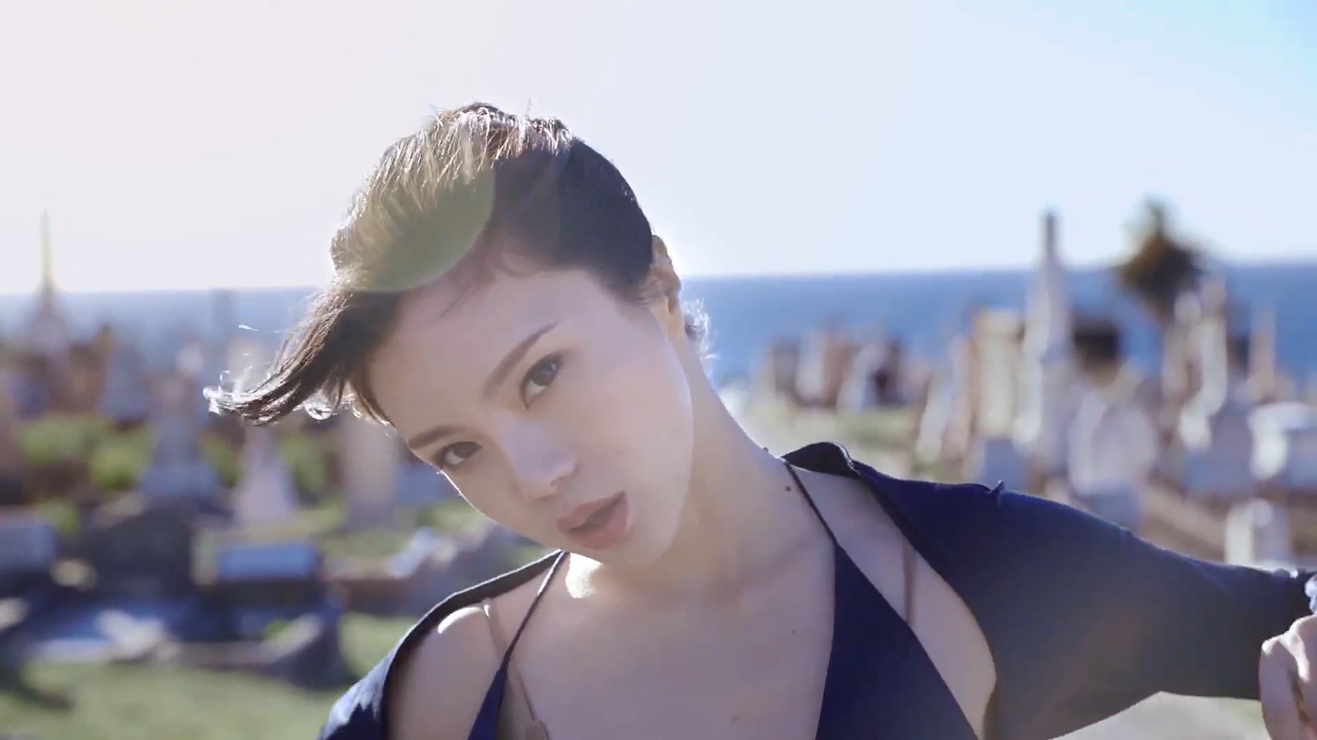 梁晓珺 Celia Liang - 沉重 Haunted Official MV