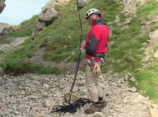 UKC Articles - Self Rescue for Climbers 4 - Prusiking Up a Rope