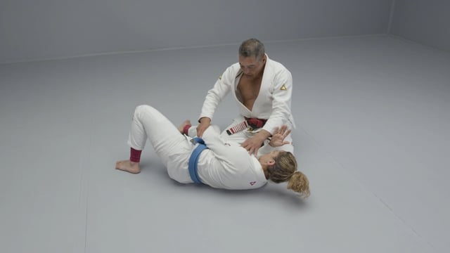 How does Rickson deal with stalling and kneading by a heavier opponent?