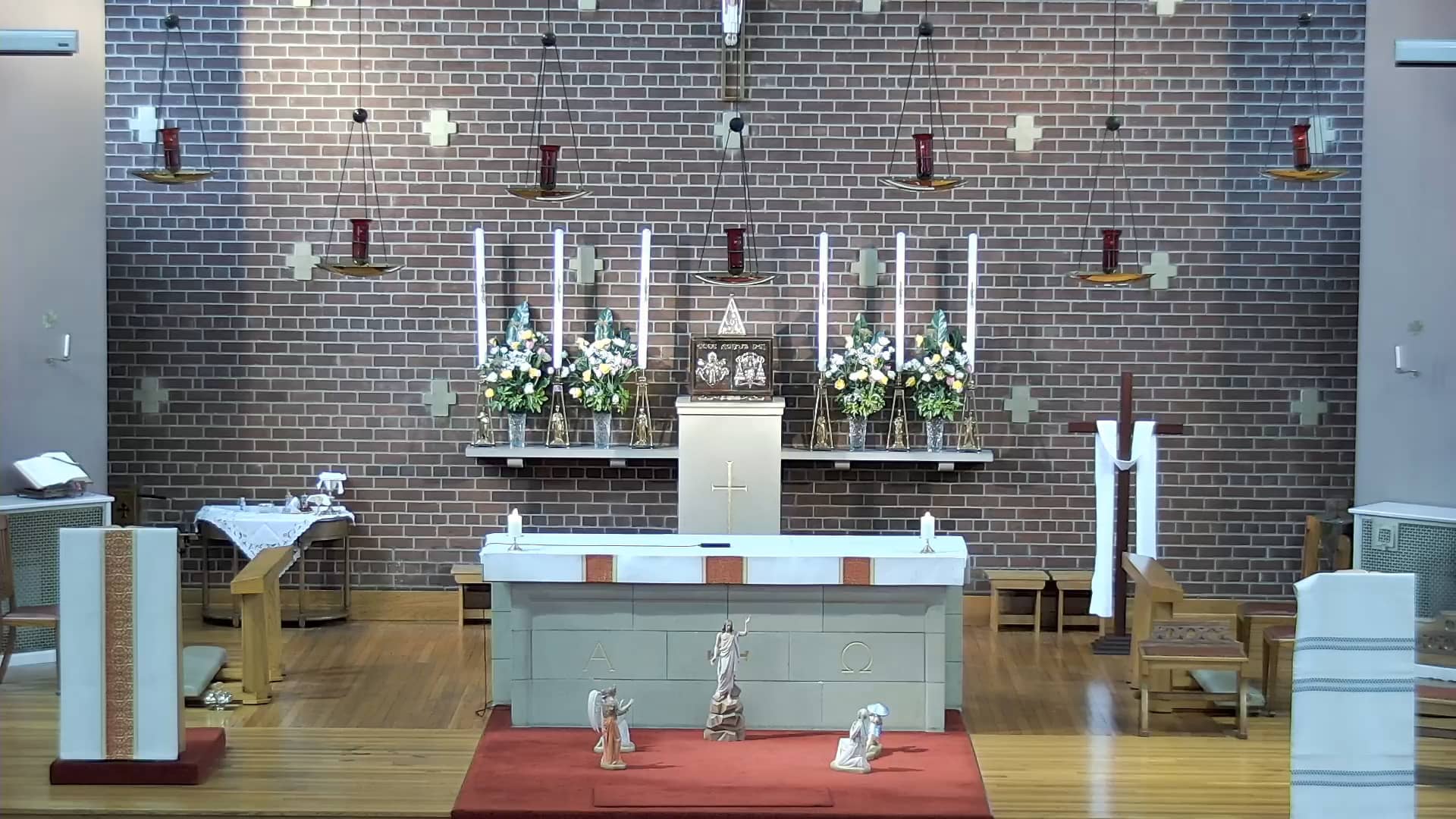 Live Mass from St Francis Xavier's, Falkirk on Vimeo