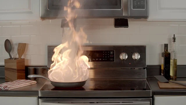 How to Put Out a Stove Fire - Stovetop Firestop