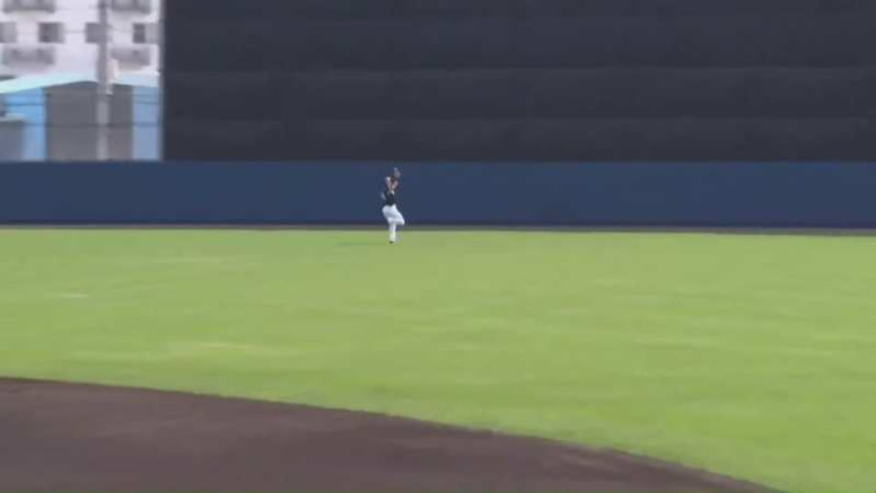 【ファーム】ホークス・佐藤直 俊足飛ばして背走キャッチ!! 2021/4/8 B-H(ファーム)