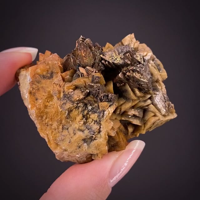 Chalcopyrite on Siderite