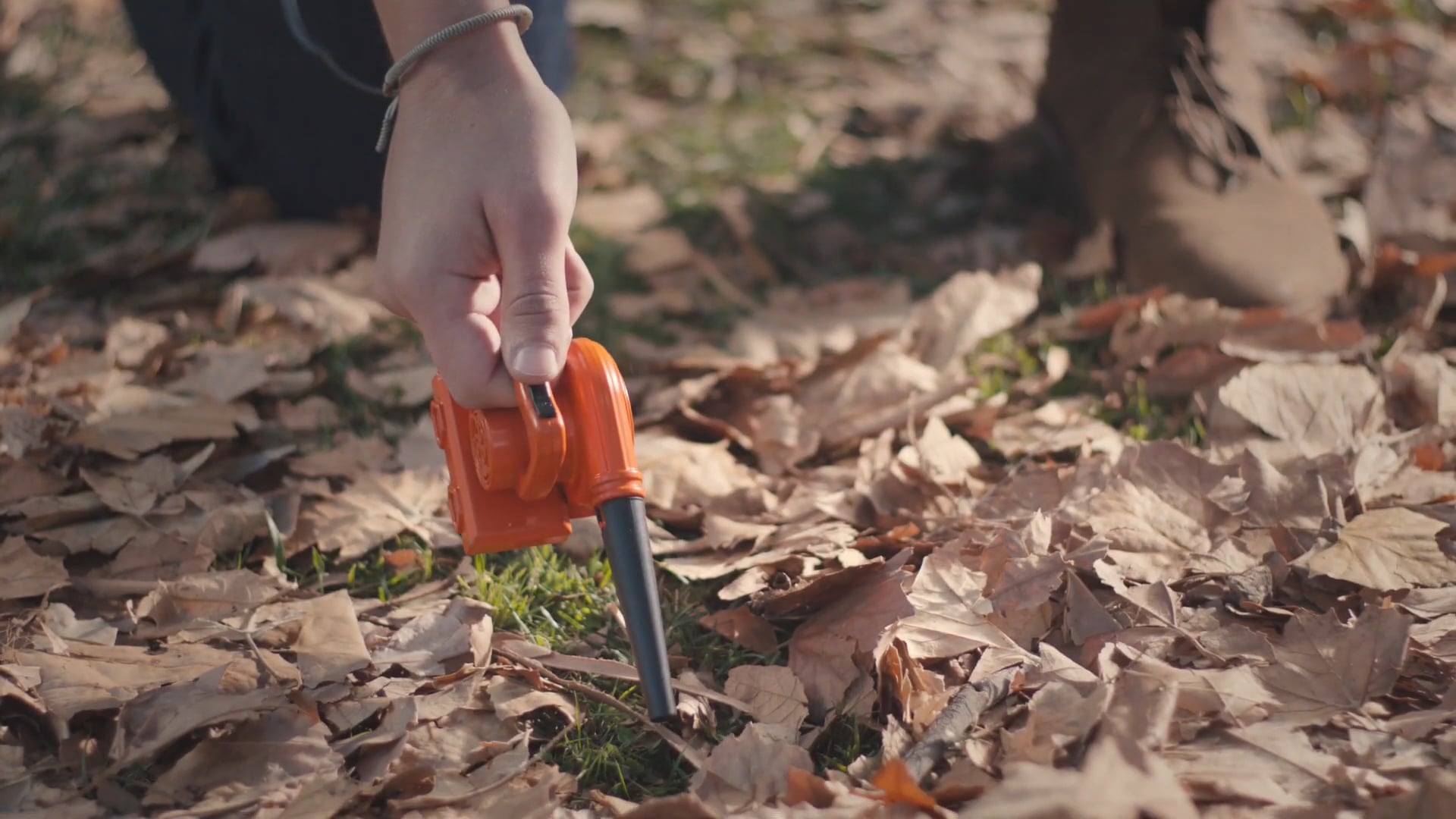 & "Size Matters Small Leaf Blower" on Vimeo