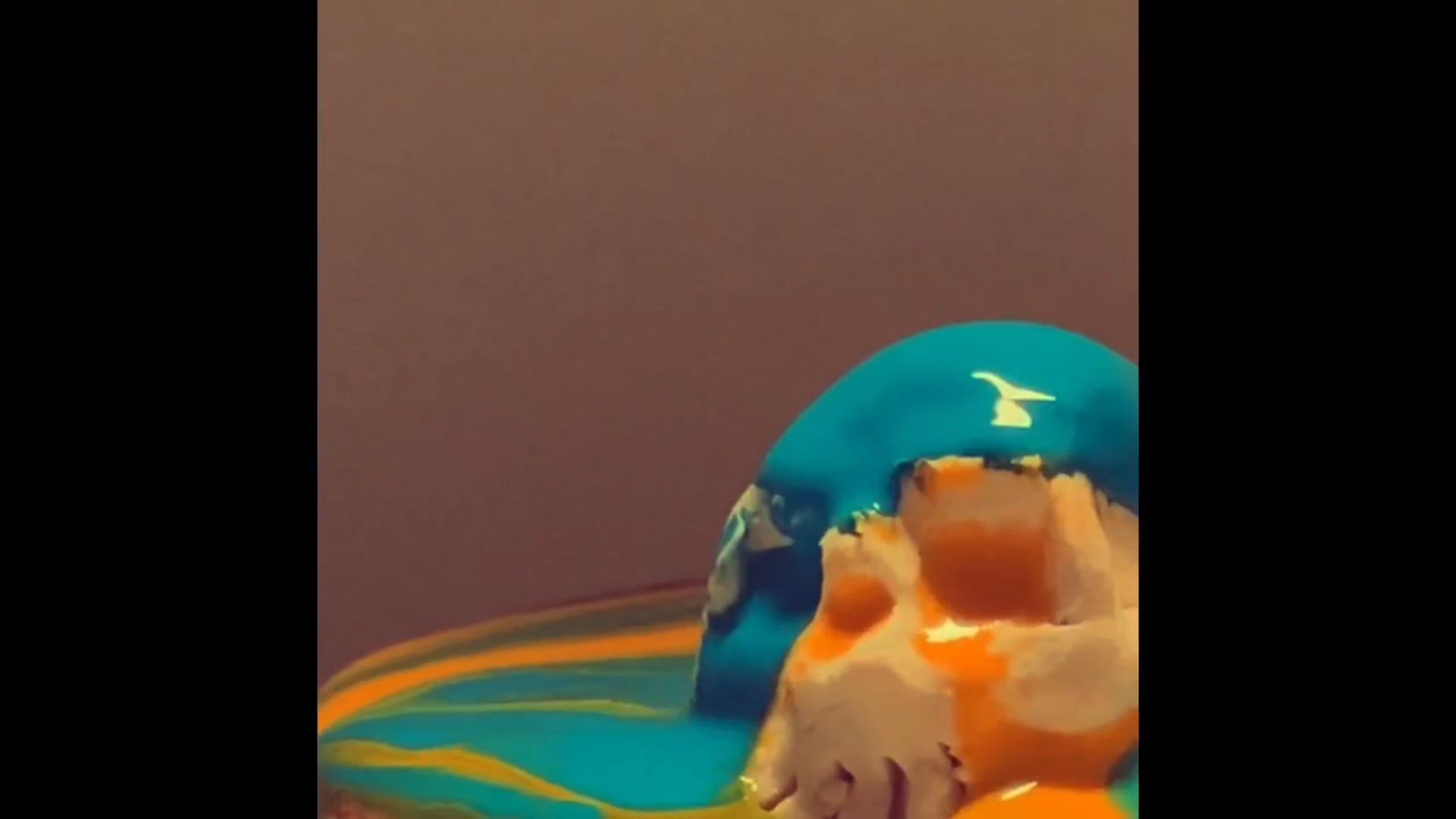 Spinning skull