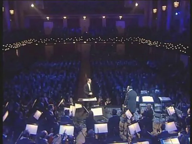 An Italian Christmas Song Performed By Luciano Pavarotti Tu Scendi Dalle Stelle 4941