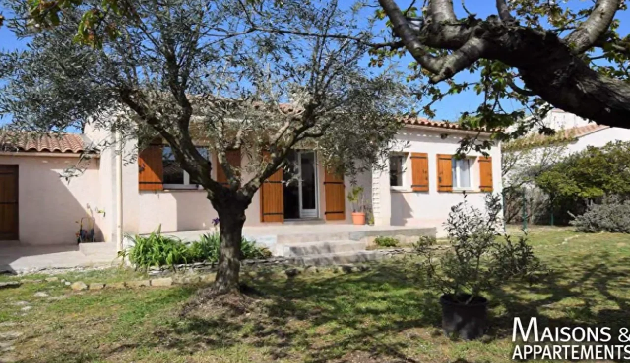 CAVEIRAC - MAISON A VENDRE - 322 000 € - 85 m² - 4 pièce(s) on Vimeo