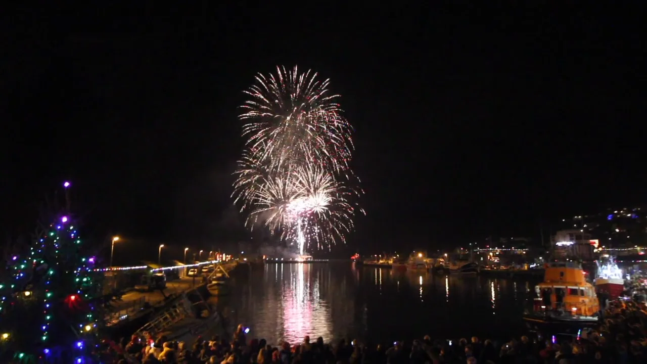 Newlyn Christmas Lights Fireworks 2016 on Vimeo