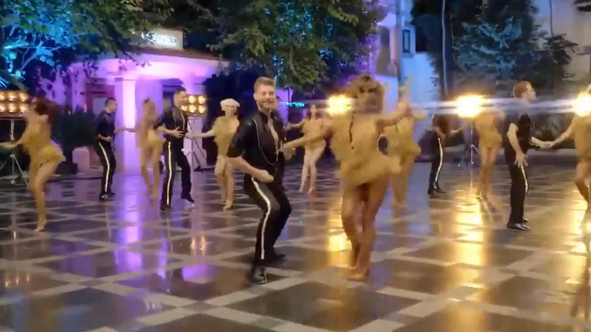 Opening "Mira Quien Baila" Mexico S01E01