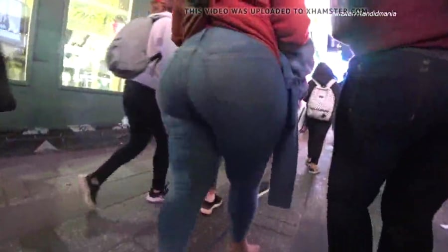 Mega big booty