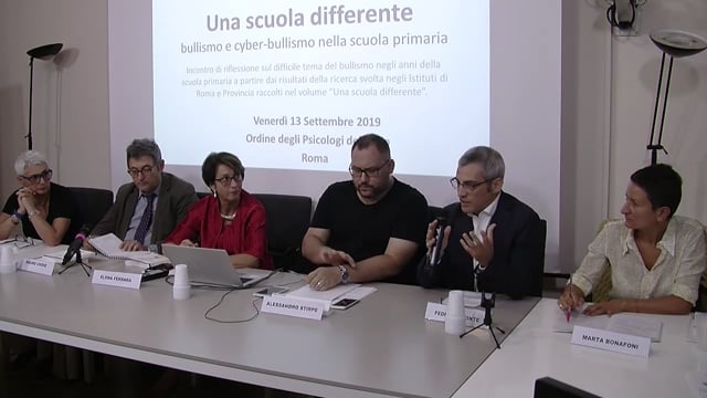 Una scuola differente. Bullismo e cyber-bullismo nella scuola primaria [1/5]