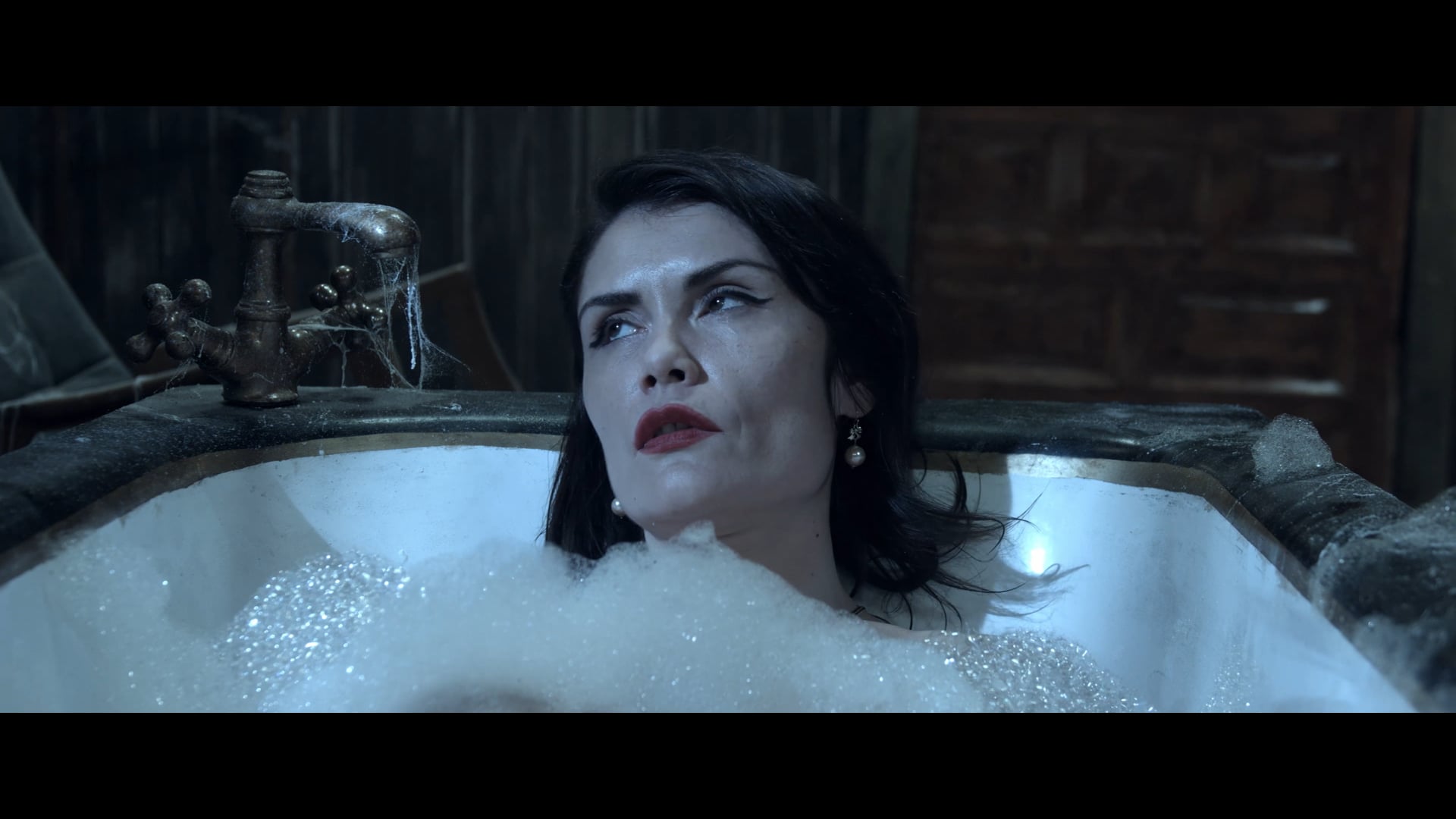 "Room For Rent" - Fernando Simarro - www.halloweenfilms.es