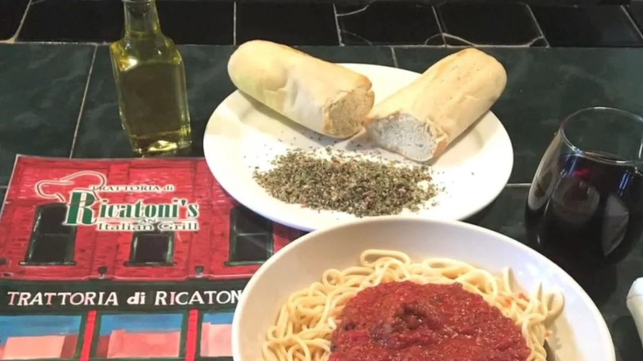 Bread, Herbs and Olive Oil at Ricatoni's one of 100 Dishes to Eat in Alabama, image size:1280x720