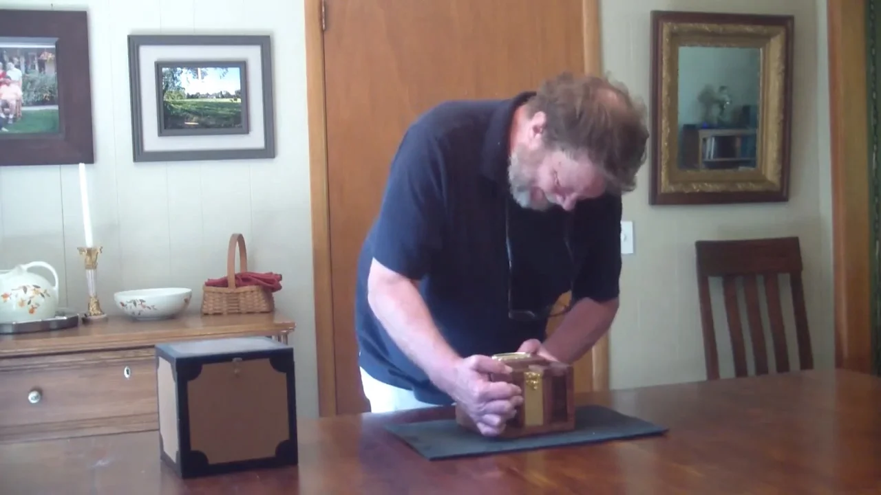 Light Heavy Box Performance Mat by Gimpy's Magic Trick on Vimeo