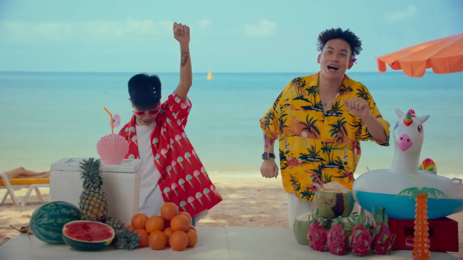 SPRITE x GUYGEEGEE ทน (Prod by MOSSHU) OFFICIAL MV on Vimeo