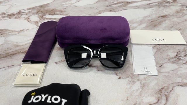 Gucci Sunglasses Women display picture 1