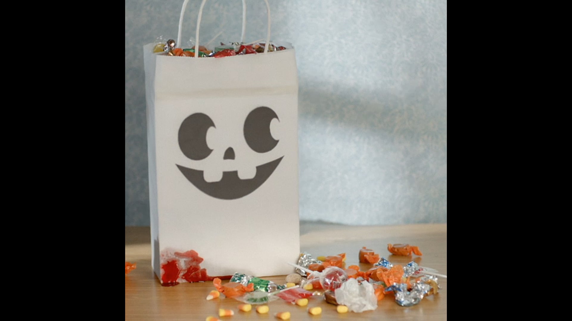 KnottsScaryFarm_Instagram-2014_TrickOrTreat_082514_v01