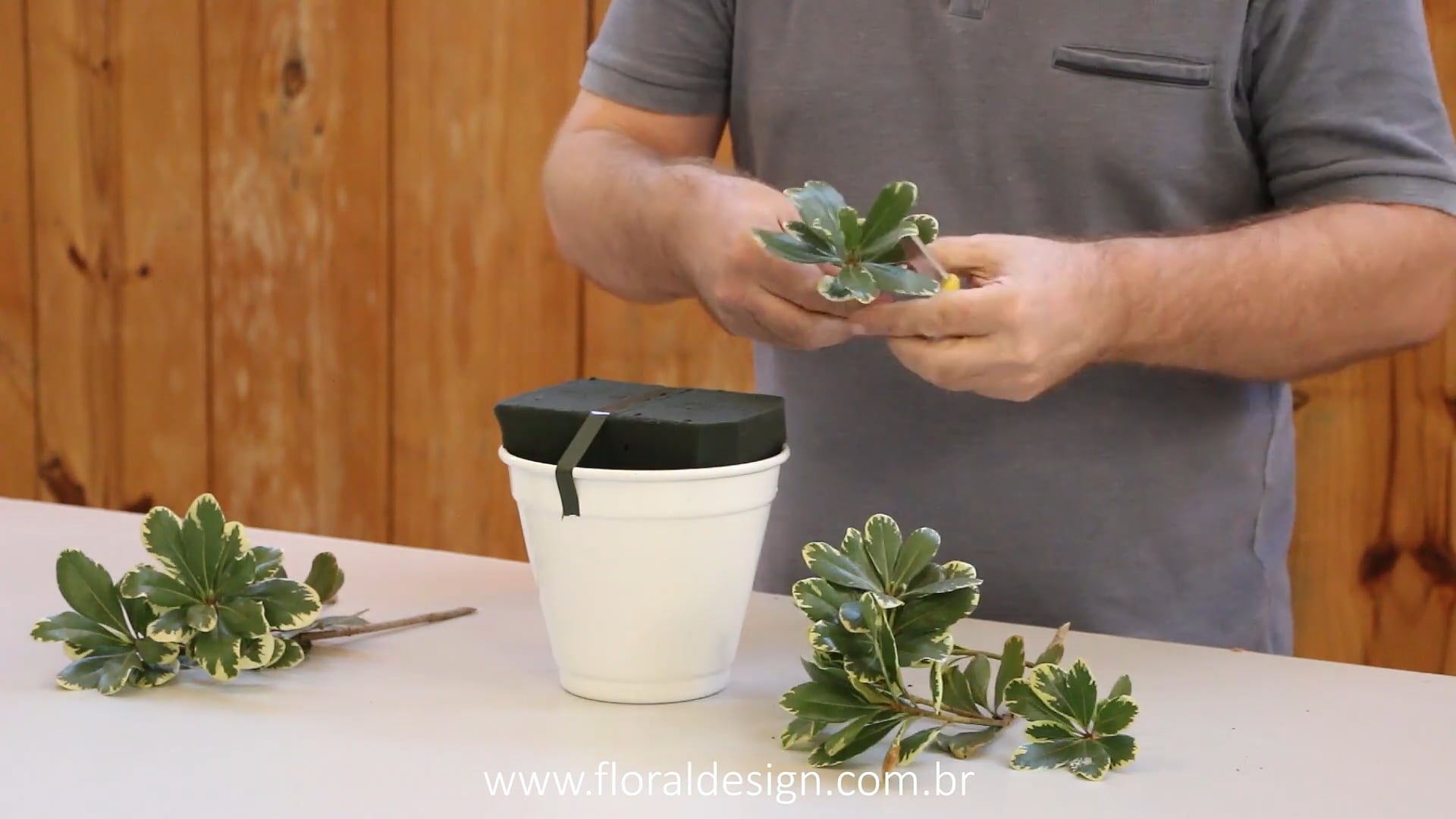 Dica rápida 11 - Como cobrir a espuma floral com menos materiais