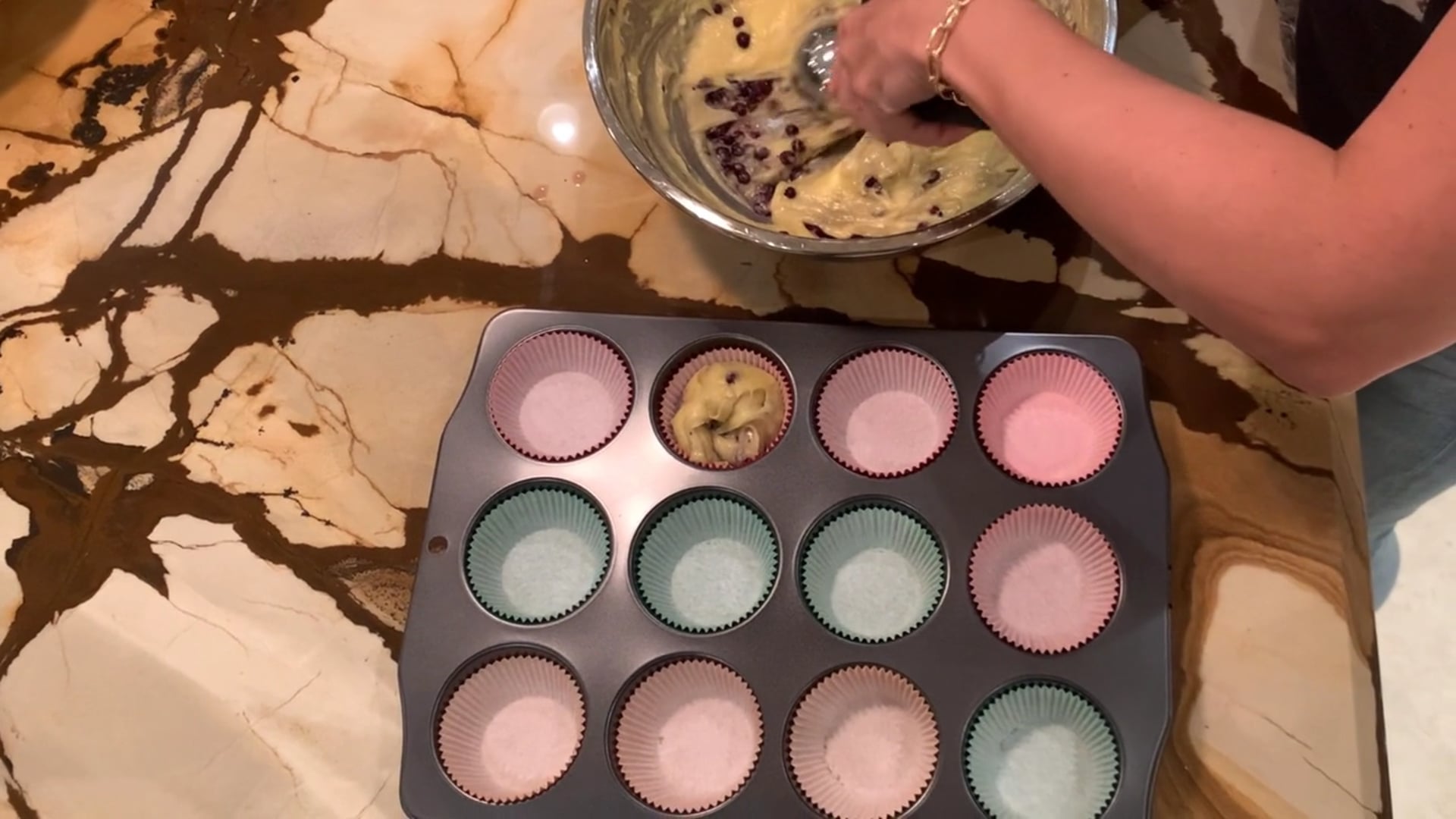 How to make blueberry muffins