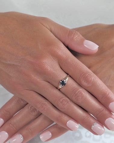 Video: Gold Sapphire Diamonds Ring 1.382grs