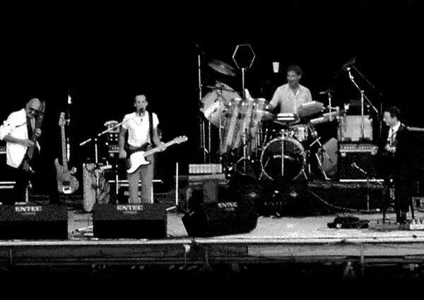 King Crimson: Discipline (Berkley - August 13, 1982) on Vimeo