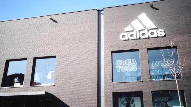 Adidas OUTLET in • up to 70%* in Sale | Outletcity Metzingen