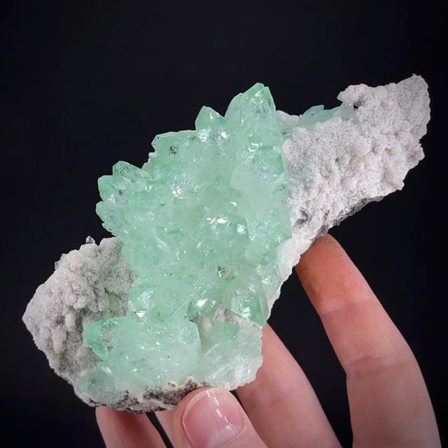 Fluorapophyllite  (old style, 1980s)