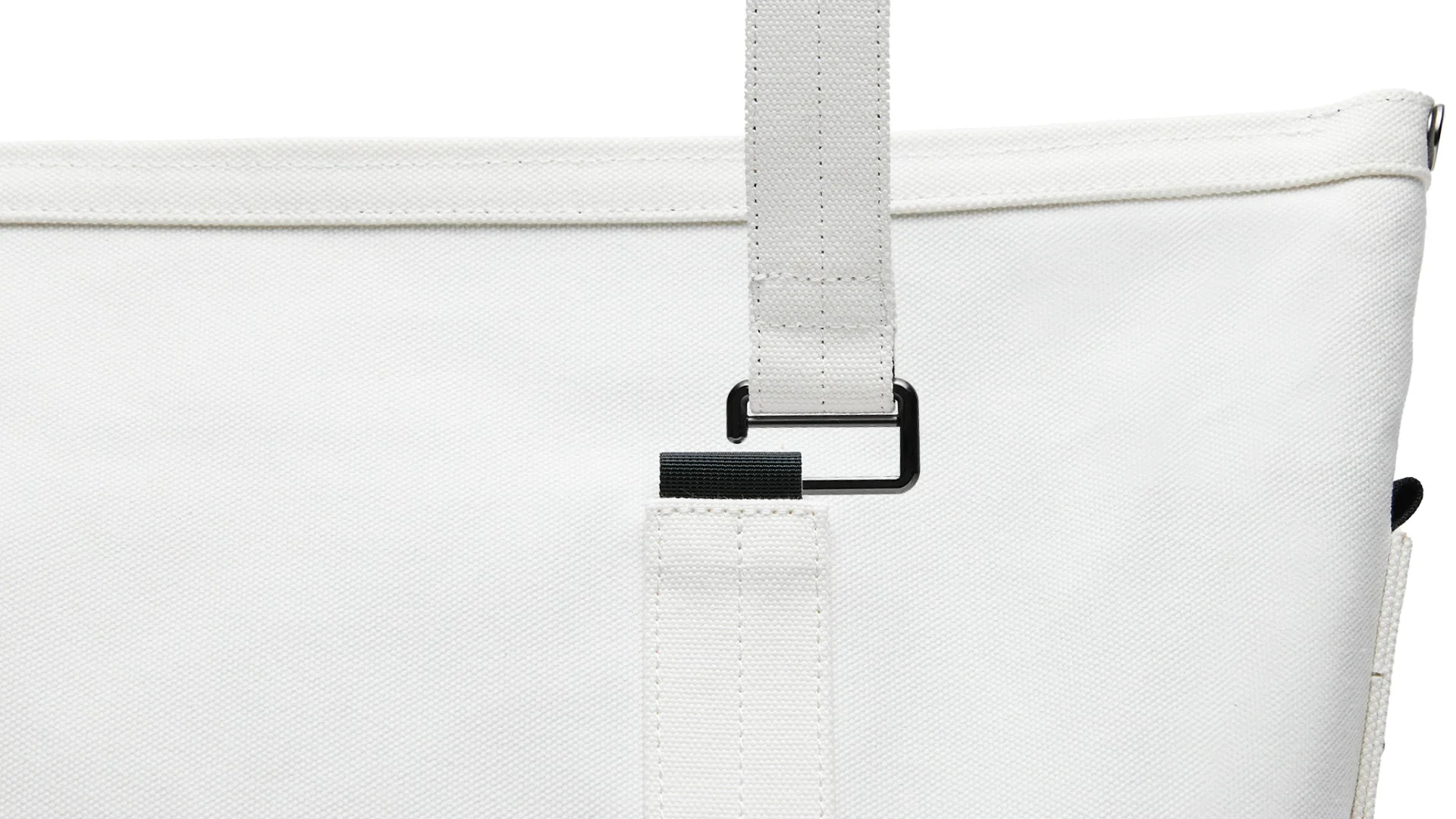 ISSEY MIYAKE im イッセイミヤケ　レザー ビジネスバッグ　A4可 ISSEY MIYAKE im イッセイミヤケ レザー ビジネスバッグ A4可