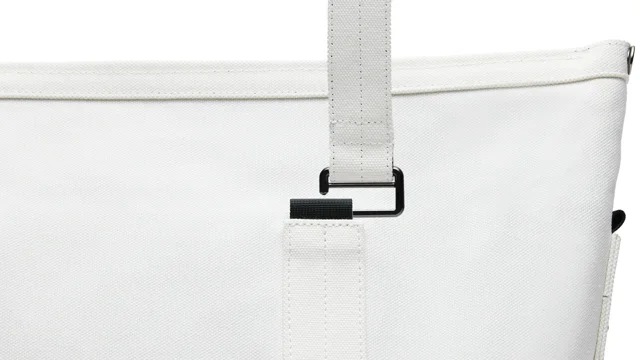 IM MEN: SLIDE TOTE BAG