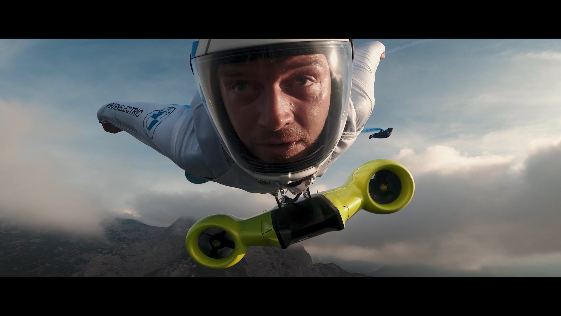 The Electrified Wingsuit - Peter Salzmann/BMW - DC
