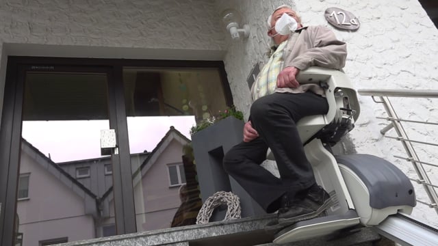 Der VdK informiert: Treppenlifte und was man bei ihrem Einbau beachten muss