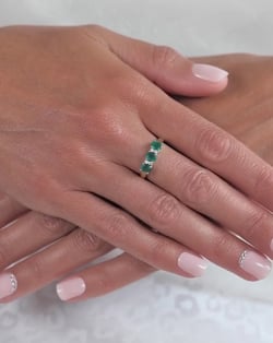 Vidéo: Bague Emeraude et diamants sur Argent 925 2.25grs