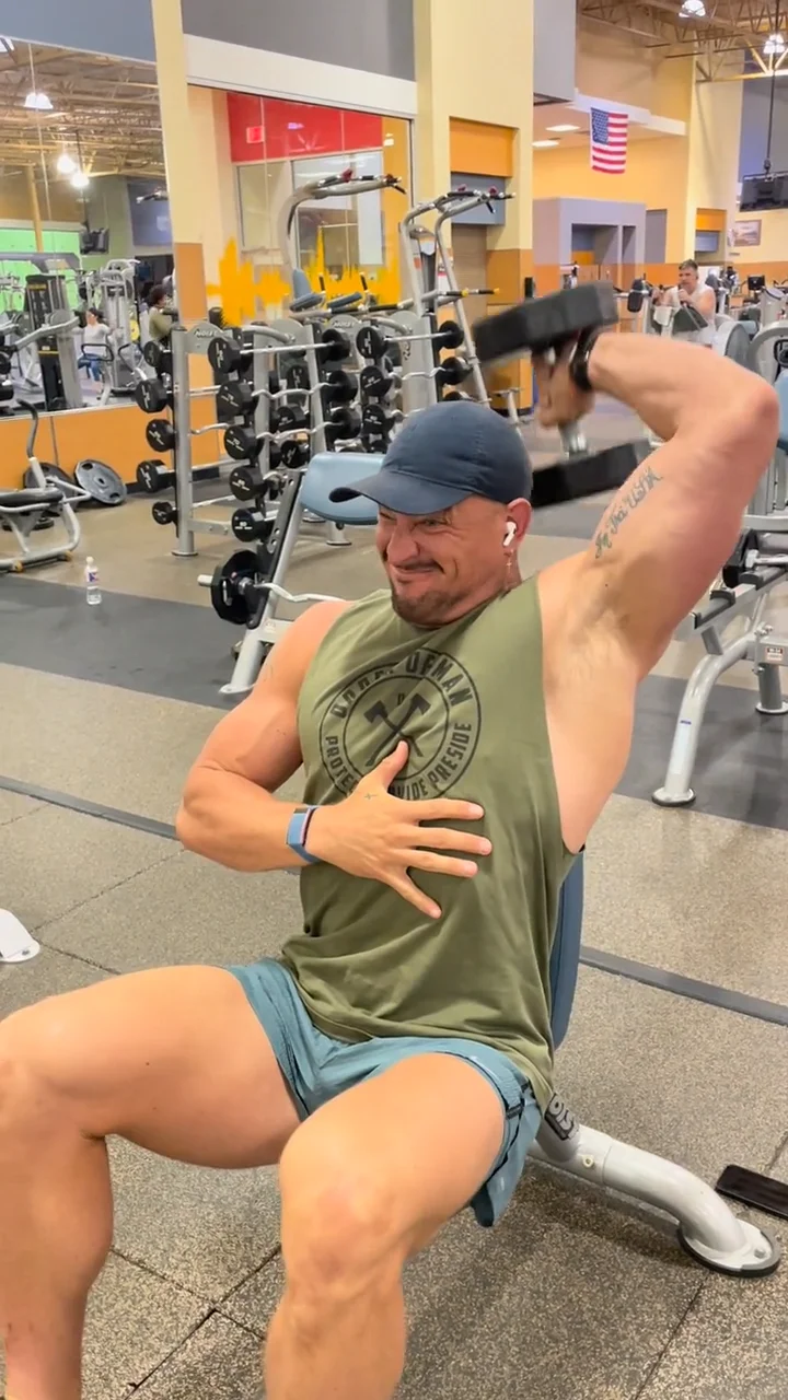 Alternative: BANDED QUADRUPED SINGLE ARM TRICEP EXTENSION on Vimeo