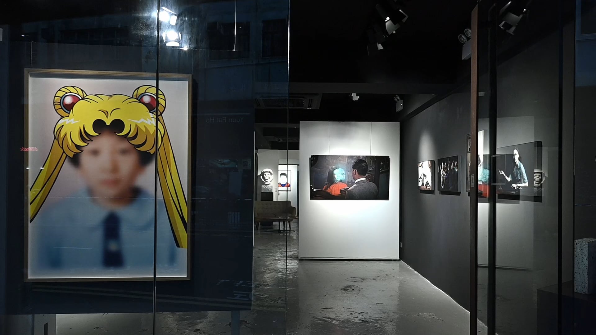 Women Gaze | La Galerie