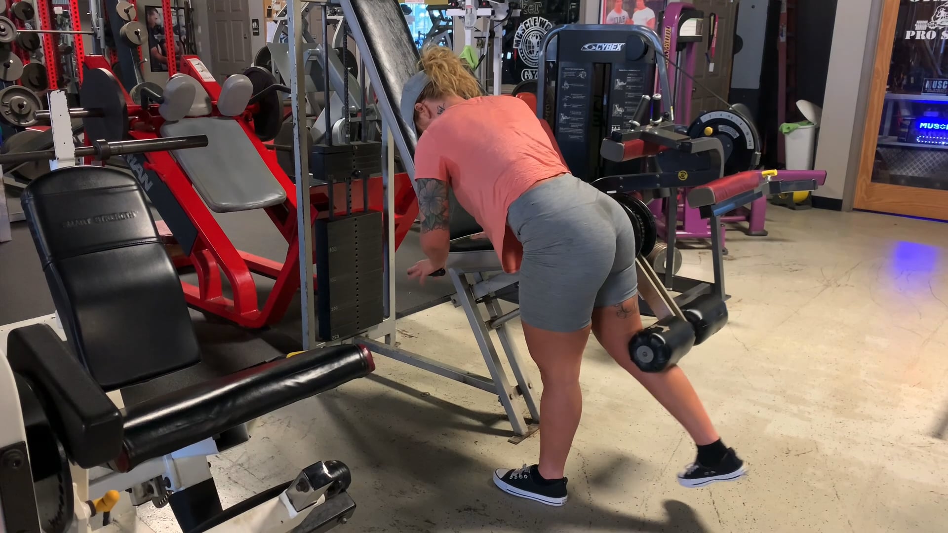 Glute kickbacks (modified on leg extension machine) on Vimeo