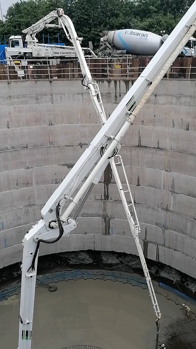 Erne Concrete Pumping | The M55 and M41 pouring a 650m3 shaft base for Ward and Burke, Dublin