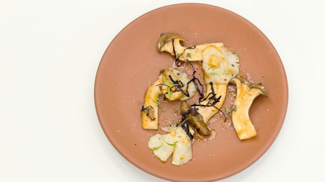 Setas a la parrilla, miel y chile ancho