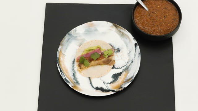 Tacos de atún sellado con tuétano