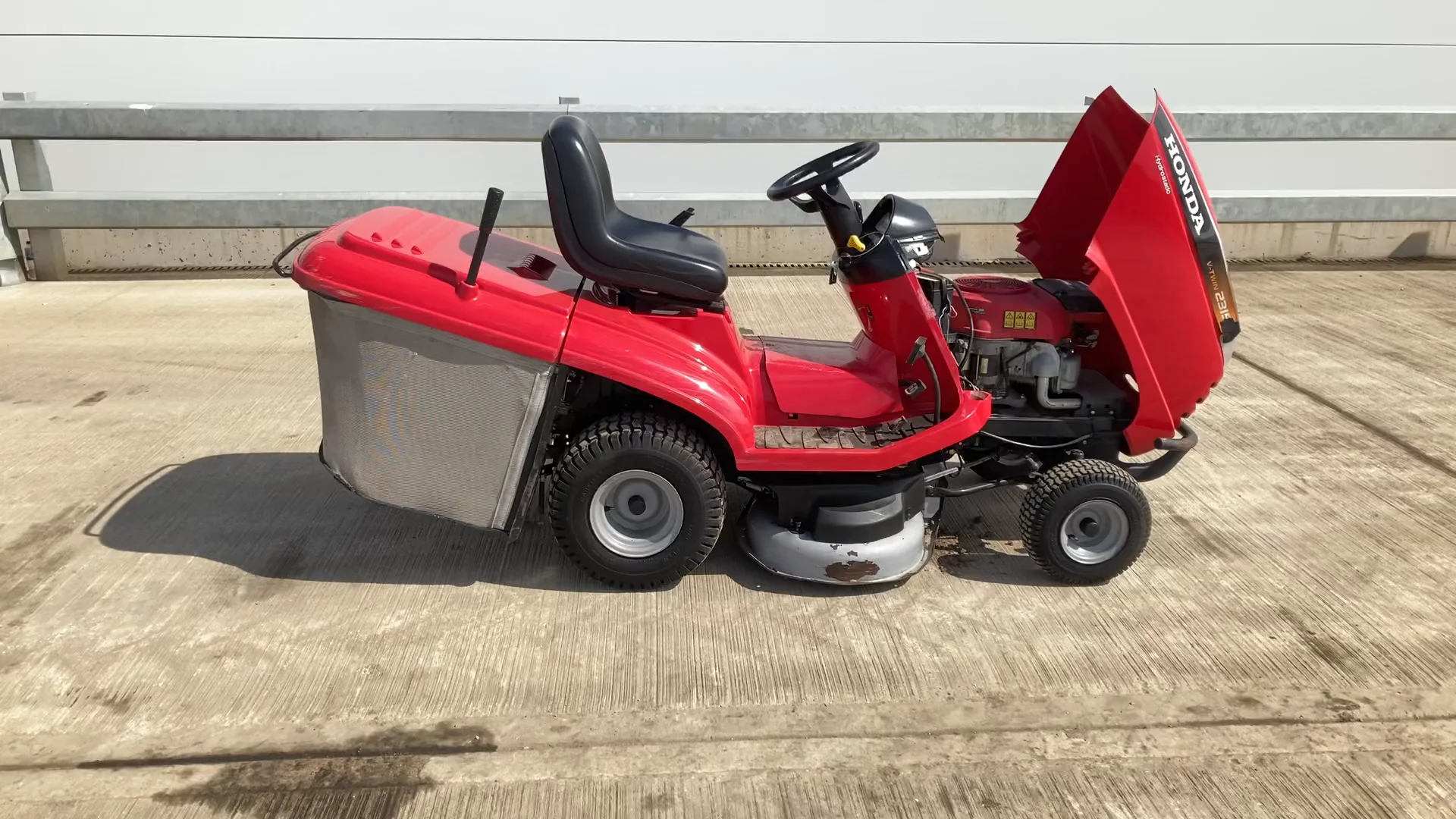 Honda hydrostatic discount ride on mower