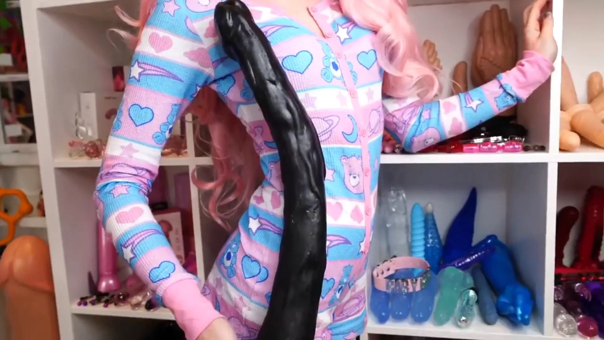world's largest sex doll The World Biggest Dildo Review: Can This Telescopic Beast Actually Deliver? main image 1