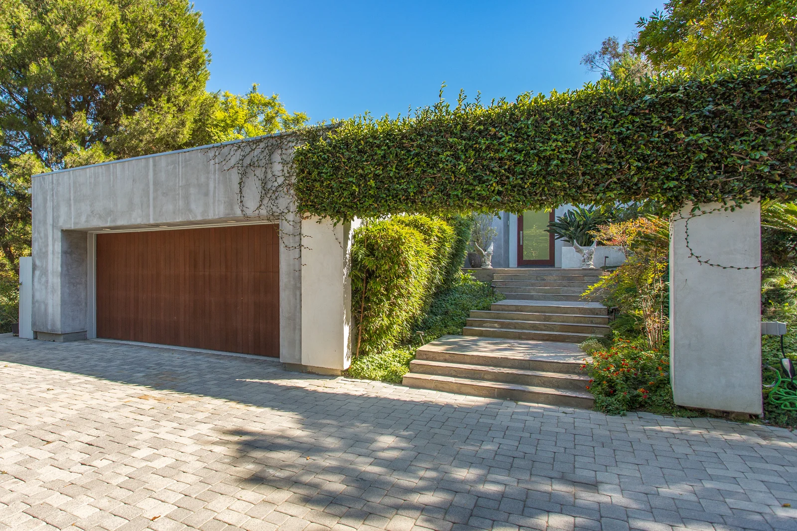 6848 Fernhill Drive, Malibu on Vimeo